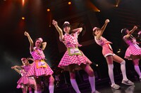 「PASSPO☆ワンマンフライトツアー2015 ～more Attention～」の様子。