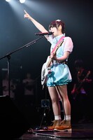 “勇者の剣”を手にした佐藤聡美。