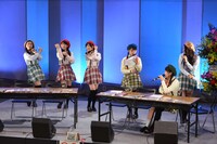 「チョコレートバーニング」歌うチームしゃちほこ。