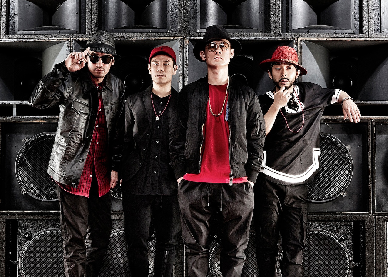 FIRE BALL、メンバー選曲「BLACK」＆ファン選曲「WHITE」のベスト盤