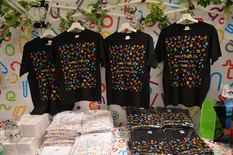 会場限定グッズのTシャツ。