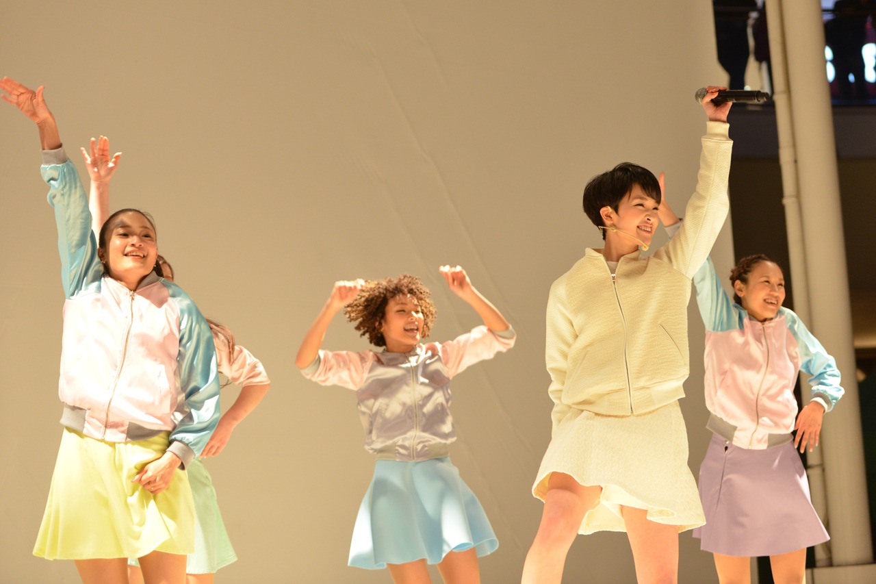 剛力彩芽1stアルバム「剛力彩芽」リリース記念イベントの様子。