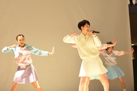 剛力彩芽1stアルバム「剛力彩芽」リリース記念イベントの様子。