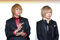 左より歌広場淳（Be-su）、鬼龍院翔（Vo-karu）。