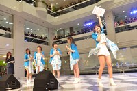 Juice=Juiceによる「Wonderful World / Ca va ? Ca va ?（サヴァサヴァ）」リリースイベントの様子。