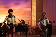 「MUSIC FAIR」出演時のゆず。 (c)フジテレビ