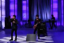 「MUSIC FAIR」出演時のポルノグラフィティ。 (c)フジテレビ