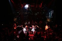 PUFFY「パフィーのBillboard Show」東京・Billboard Live TOKYOの様子。