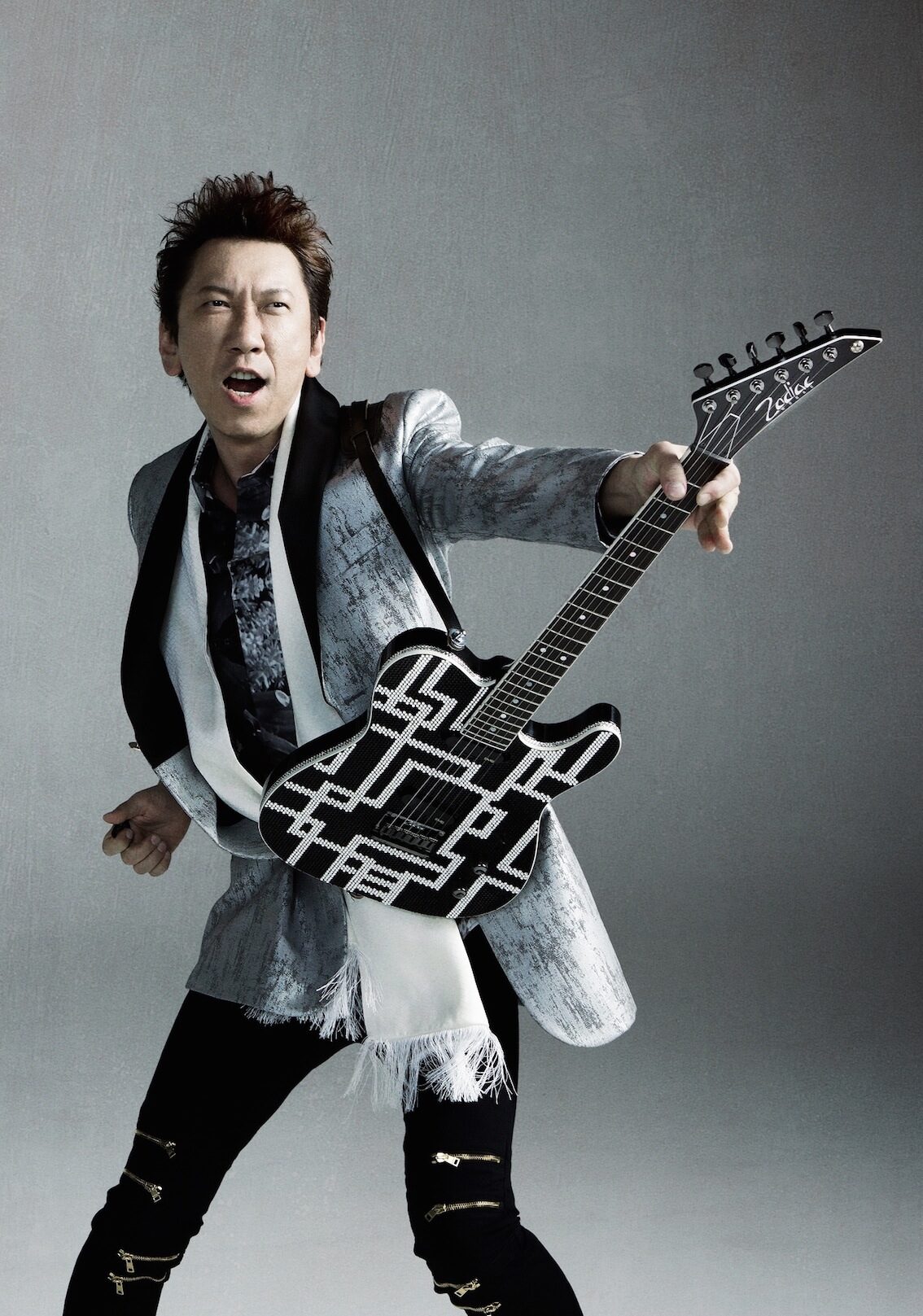 Hoteiが世界へ 布袋寅泰 海外レーベルと契約締結 音楽ナタリー