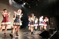 Kiss Beeによる2ndワンマンライブの様子。