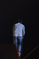 ケーキ台を運び去るconnie。