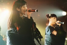 BELLRING少女ハートによるライブの様子。