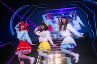 ユーキ、ユースケ、タカシによるユニット「コロン」。（撮影：米山三郎［SignaL］）