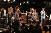 カメレオ「47都道府県に会いに行くバンドマン」東京・高田馬場AREA公演の様子。（撮影：飯岡拓也）