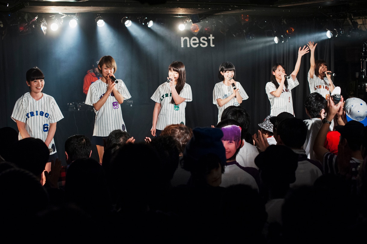 lyrical schoolによるライブの様子。