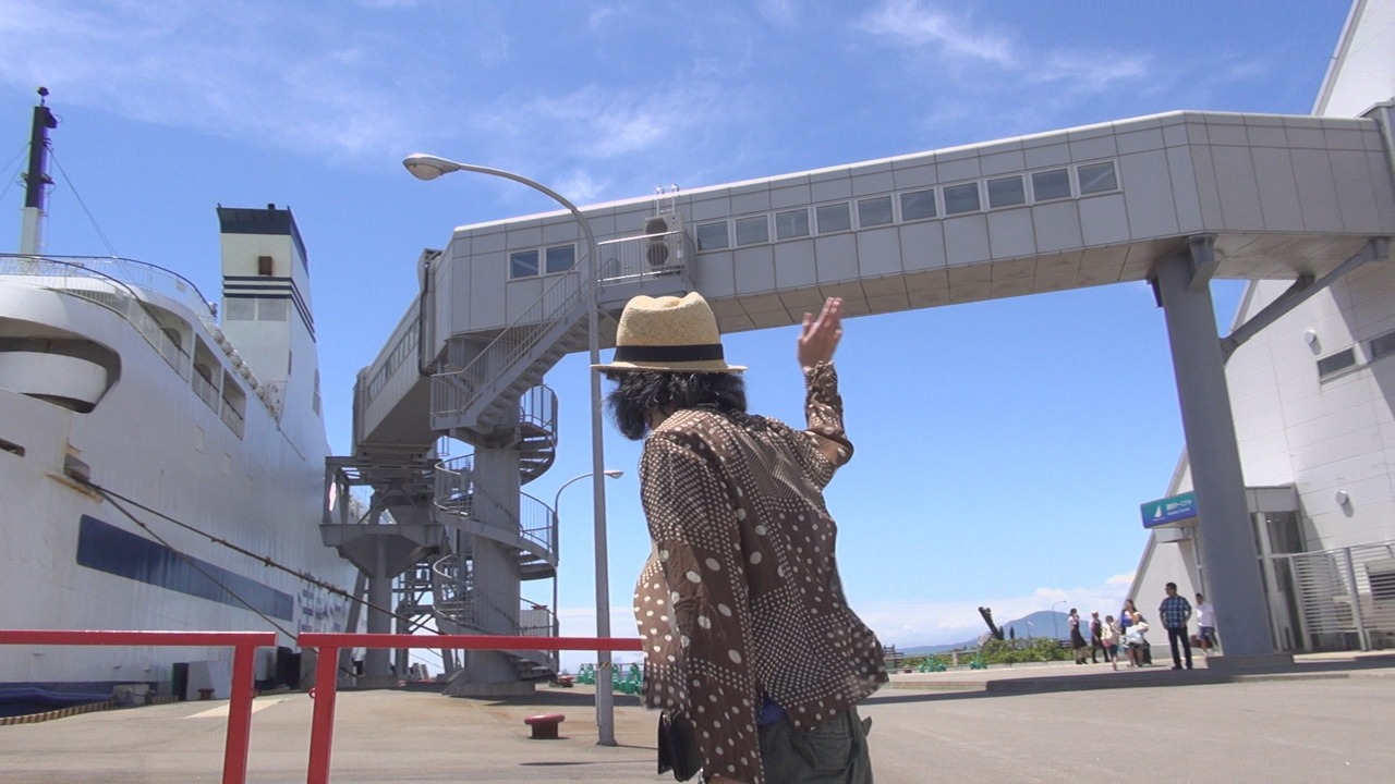 「EVERYDAY WALKING -MY LIFE IS MY MESSAGE TOUR 2014」のワンシーン。