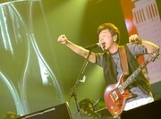 サザンオールスターズ「おいしい葡萄の旅」愛媛・愛媛県武道館公演の様子。