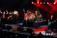 FLOW（Photo by hajime kamiiisaka）