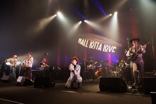 EGO-WRAPPIN'「HALL LOTTA LOVE ～ホールに溢れる愛を～」東京公演の様子。