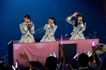 「AKB48 ヤングメンバー全国ツアー～未来は今から作られる～」長崎公演の様子。(c)AKS