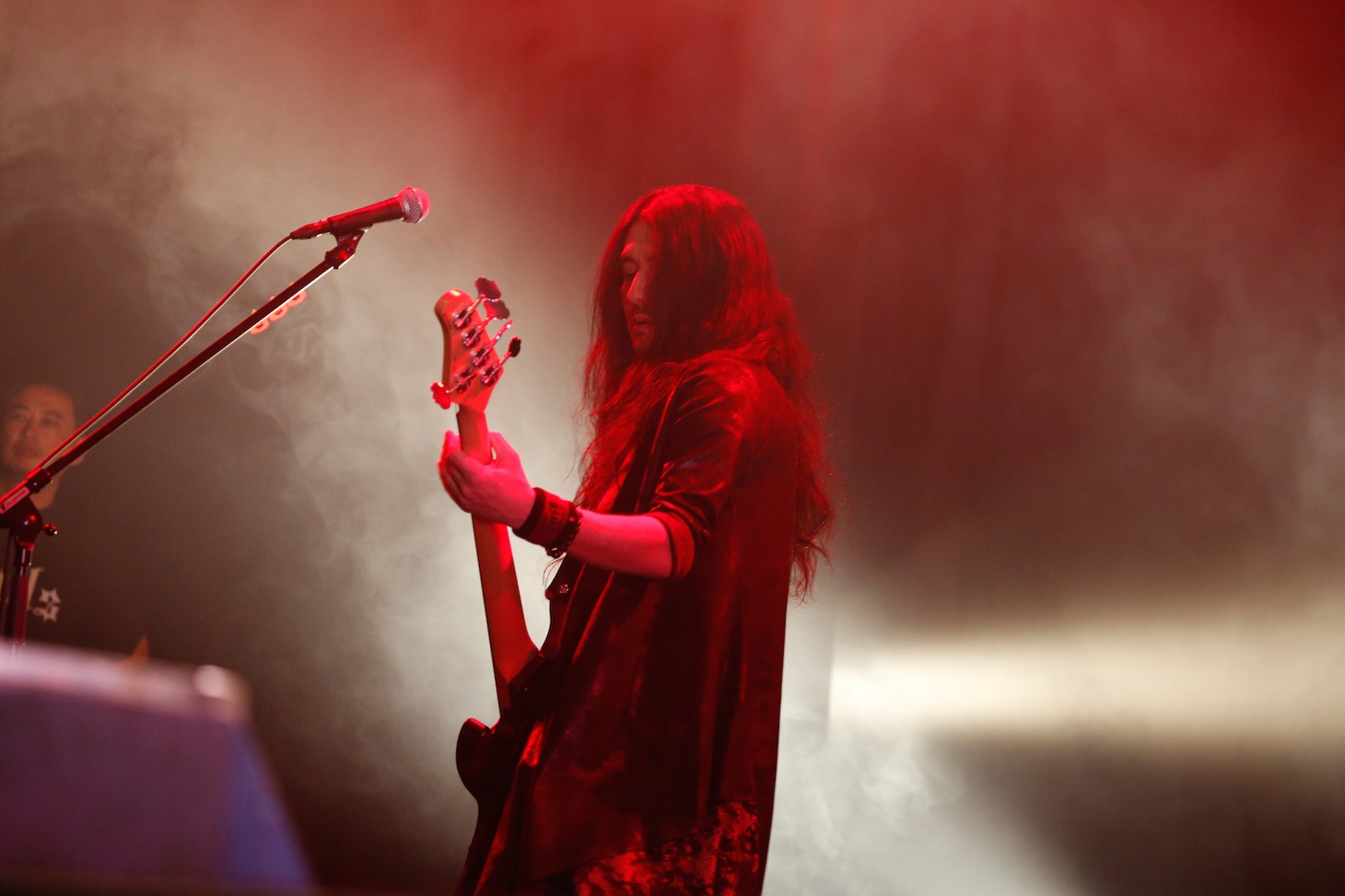4月12日に東京・EX THEATER ROPPONGIにて行われたsads「MAYHEM」の様子。（撮影：山内洋枝）