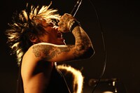 RADIOTS（撮影：三吉ツカサ[Showcase]）