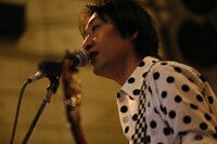 八田ケンヂ（撮影：山川哲矢[Showcase]）