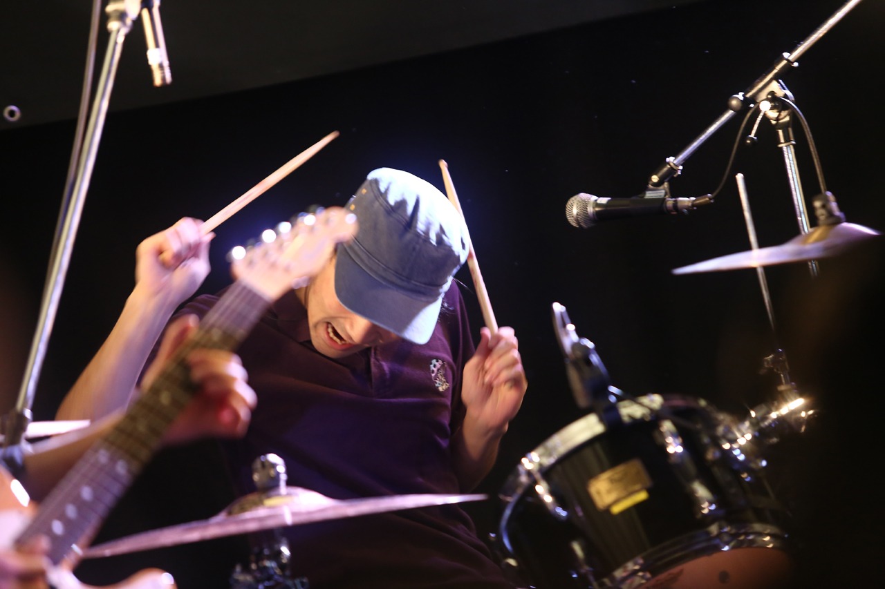 本吉“Nico”弘樹（Dr, Cho / The Flickers）