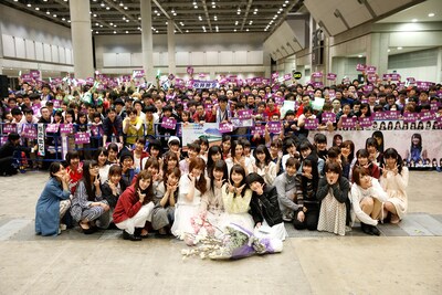 今週の人気画像1位は「松井玲奈、乃木坂46兼任解除セレモニー『乃木坂大好きです！』」より、松井玲奈の乃木坂46兼任解除セレモニーの様子。