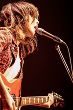 黒木渚「黒木渚 ONEMAN TOUR 虎視眈々と淡々と」東京・東京グローブ座公演の様子。