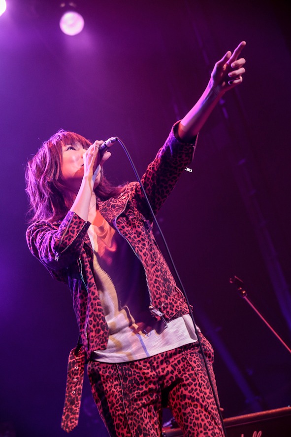 黒木渚「黒木渚 ONEMAN TOUR 虎視眈々と淡々と」東京・東京グローブ座公演の様子。