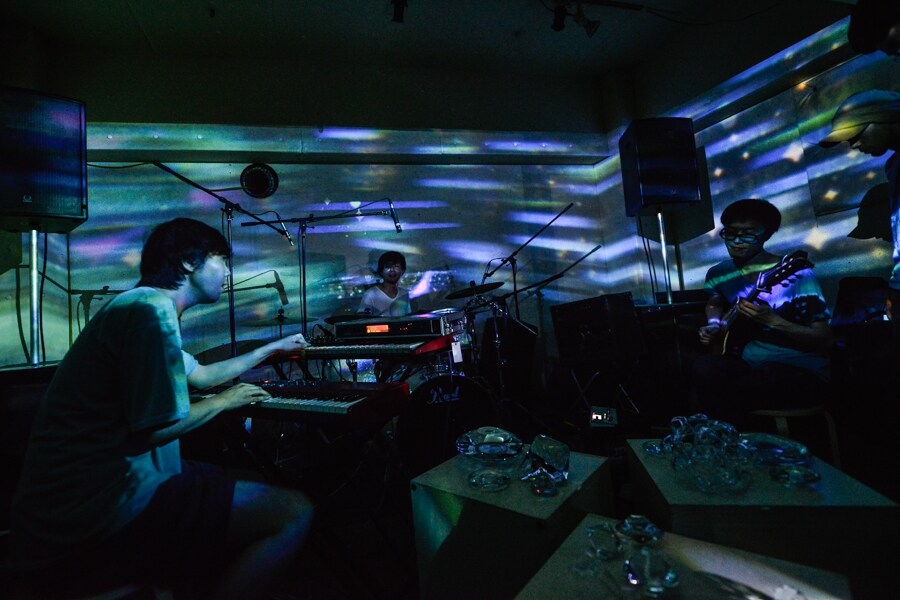 NETWORKSが5年ぶり新作発表、高揚感あふれる変拍子ミニマル