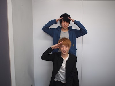 上から久野洋平（cinema staff）、八木優樹（KEYTALK）。