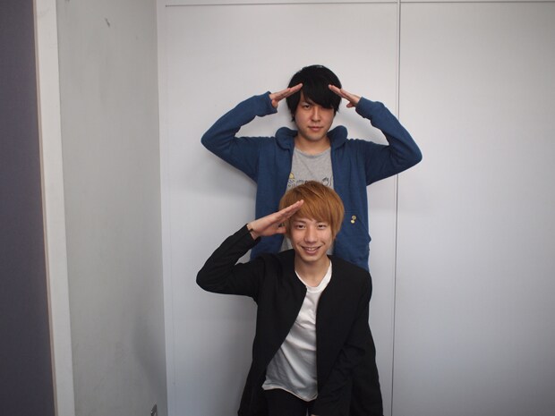 上から久野洋平（cinema staff）、八木優樹（KEYTALK）。