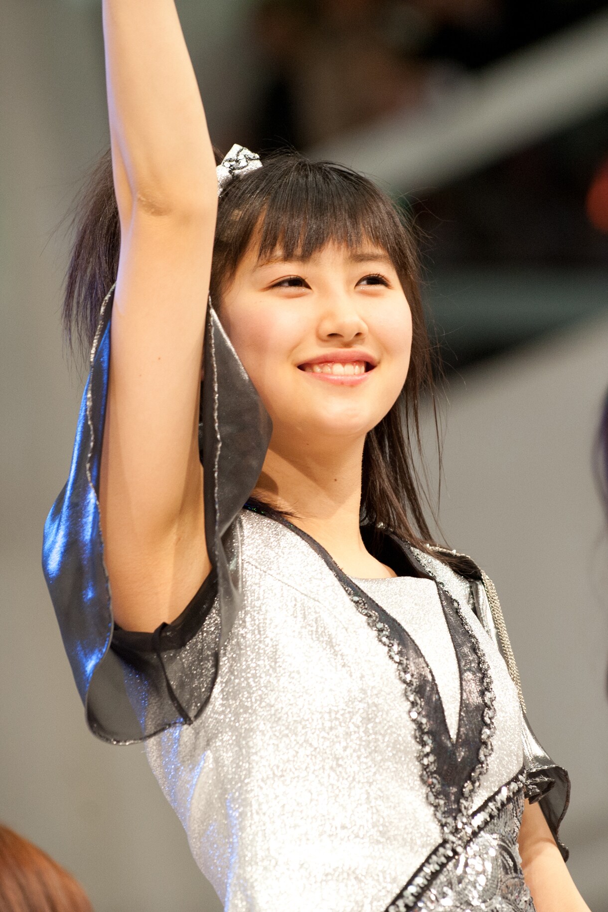 佐藤優樹 - モー娘。新体制初のシングル発売「この13人を愛して