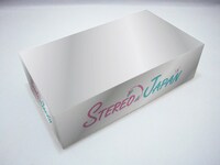 シングルを100枚購入するとプレゼントされるラグジュアリーボックスのイメージ。