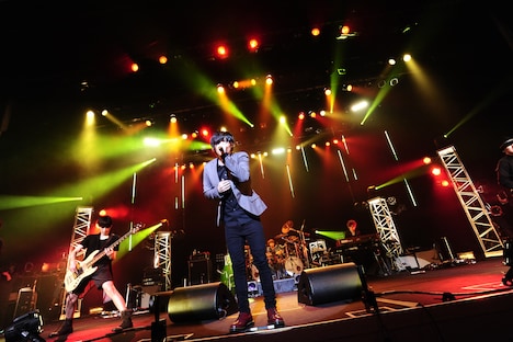 「LAST LIVE TOUR 2015 -Re:set-」東京・渋谷公会堂公演の様子。