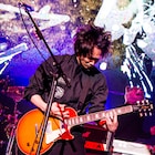 綾野剛とMAN WITH A MISSIONが生コラボ!華麗なプレイで3000人を魅了