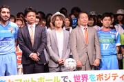 Fリーグの開幕戦イベント発表会見に出席したナオト・インティライミ。