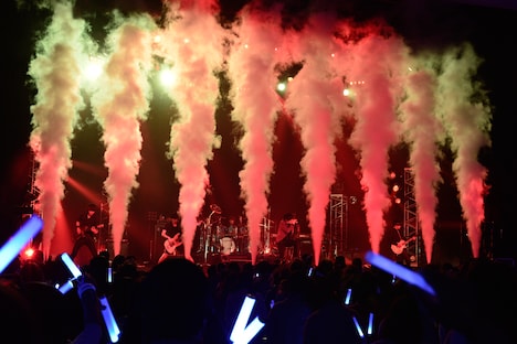 「LAST LIVE TOUR 2015 -Re:set-」東京・渋谷公会堂公演の様子。