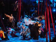 2015年版「身毒丸」のワンシーン。