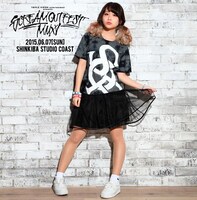 「SCREAM OUT FEST 2015」会場限定販売Tシャツを着用した増井みお（PASSPO☆）。