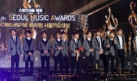 「第24回ソウル歌謡大賞」でのEXO。 (c)Sports Seoul & King Content Co.,Ltd.