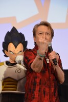 ベジータと堀川りょう。(c)バードスタジオ / 集英社　(c)「2015 ドラゴンボールZ」製作委員会