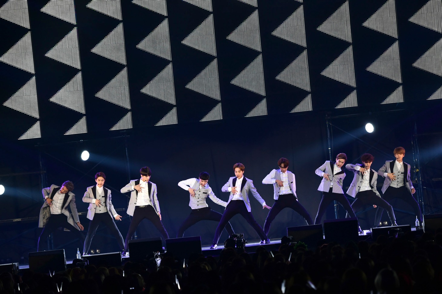 EXO