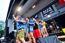 四星球と客。（撮影：河上良）