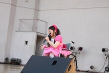 絶叫する安藤ゆず。