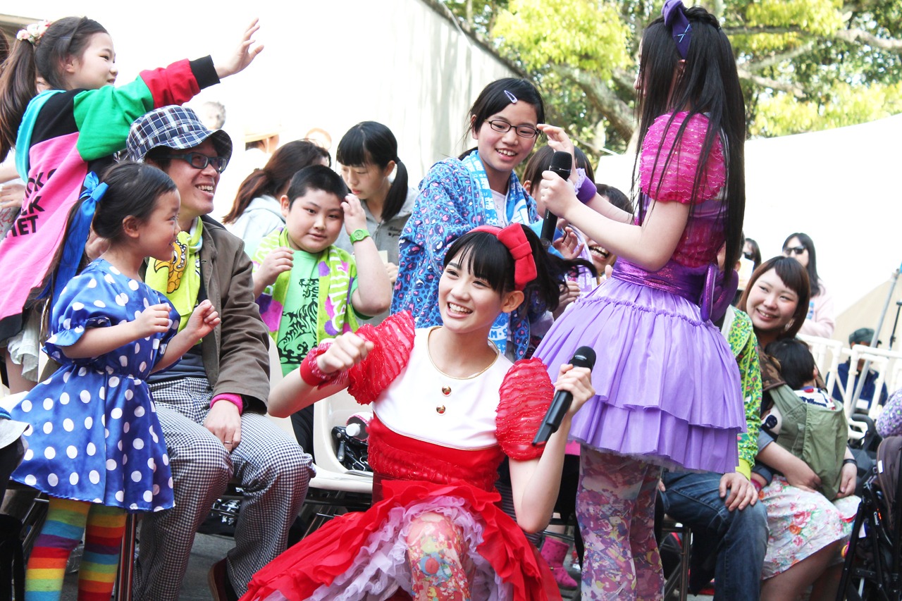 「『天才バカボン』発売記念フリーなイベント」の様子。
