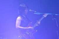 ソロライブを行った田川伸治（G）。