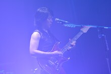 ソロライブを行った田川伸治（G）。